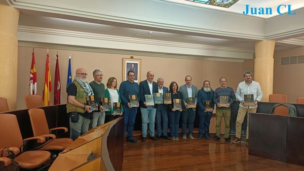 SALUDO FUENTEPIÑELANO-SEGOVIANO. 3449. PRESENTACIÓN HISTORIA DE SEGOVIA Y SU PROVINCIA