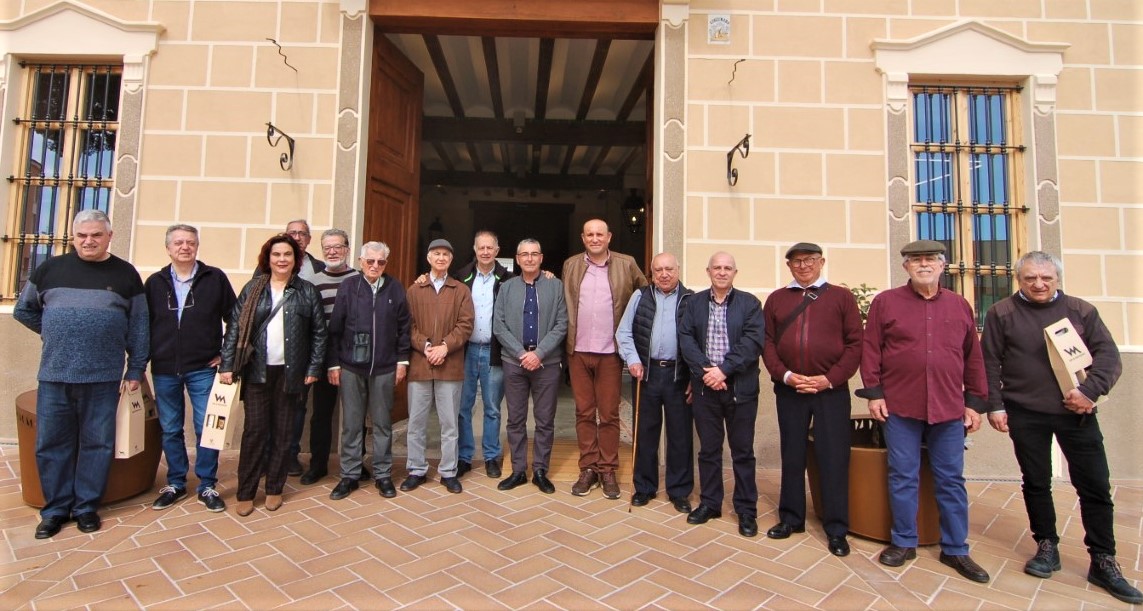 CRONISTAS OFICIALES VALENCIANOS DE LA RIBERA DEL JÚCAR SE REUNEN EN MONTSERRAT (VALENCIA)