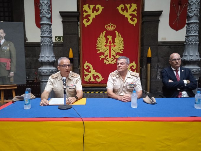 CONFERENCIA DE JUAN JOSÉ LAFORET «LA GRANADERA CANARIA. HITO DE LA MILICIAS PROVINCIALES DE CANARIAS»