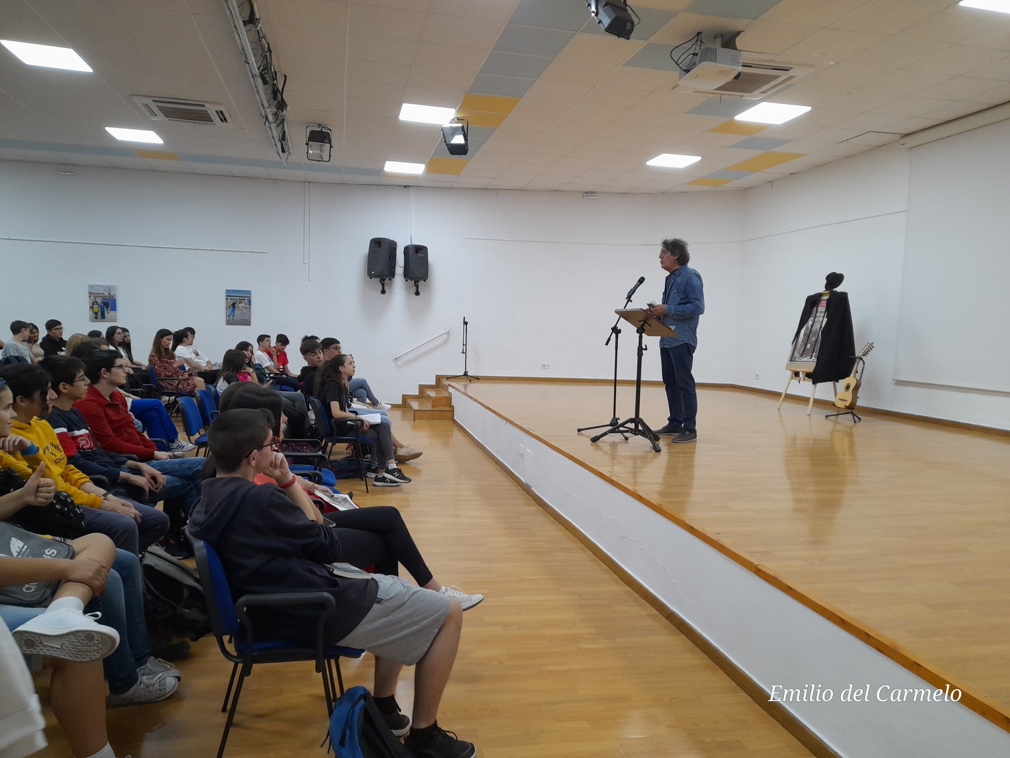 CON LOS ALUMNOS DEL IES VICENTE MEDINA – ARCHENA (IES VICENTE MEDINA – ARCHENA).