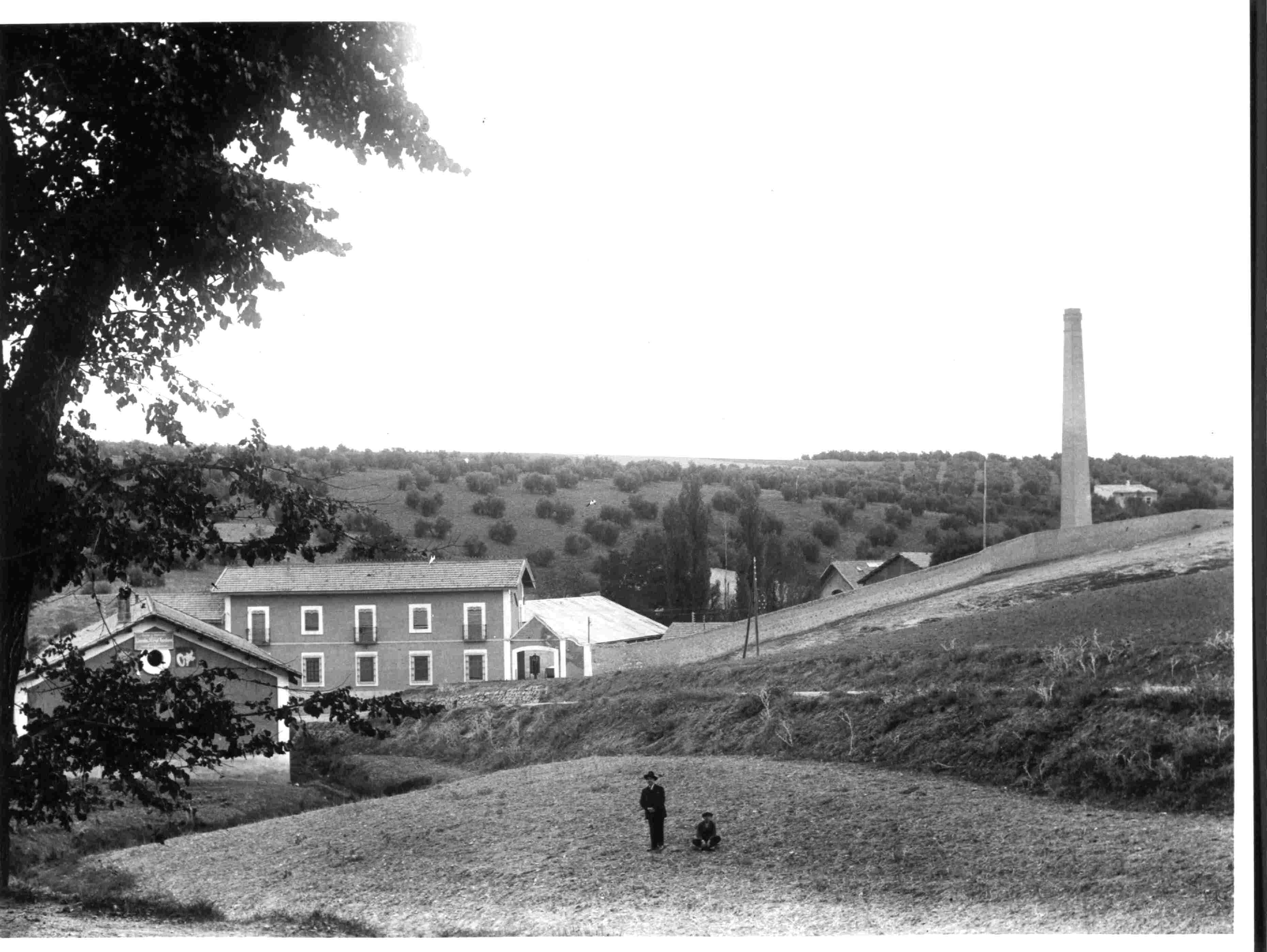 HOJAS SUELTAS DE AGRICULTURA Y GANADERÍA	. EL INSTITUTO OLIVARERO PROVINCIAL EN 1940, ARREGLO DE CAMINOS ( VI)