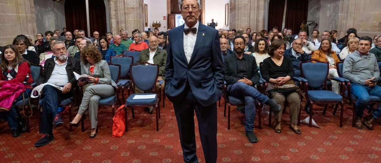 MONTESERÍN: «ME GUSTA ESCRIBIR DE LO QUE NO SÉ, DE LO QUE SÉ ME ABURRE MUCHÍSIMO»