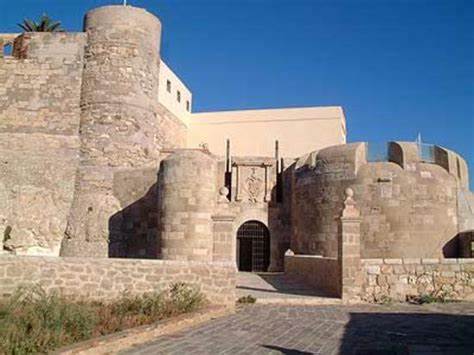 TRADICIÓN Y MODERNIDAD EN EL RENACIMIENTO ESPAÑOL: LA PUERTA Y CAPILLA DE SANTIAGO DE MELILLA