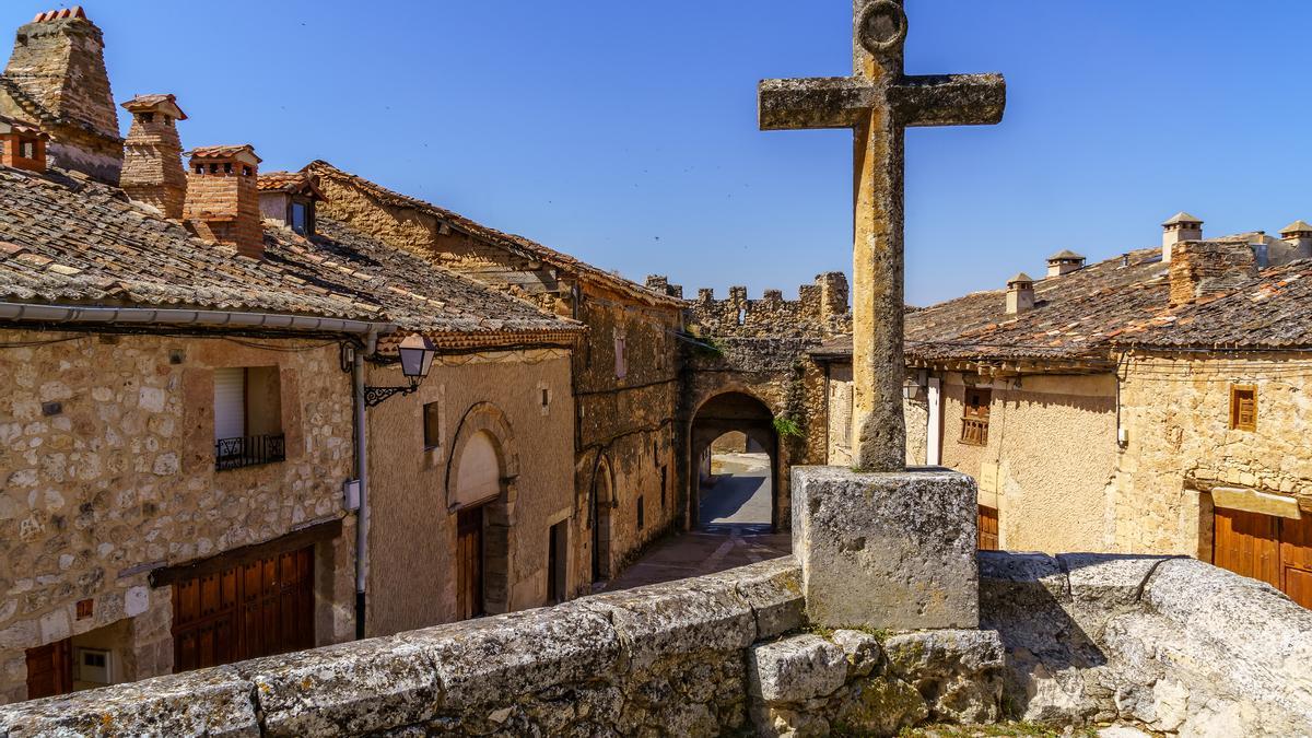 MADERUELO, EL PUEBLO MEDIEVAL MÁS BONITO DE ESPAÑA