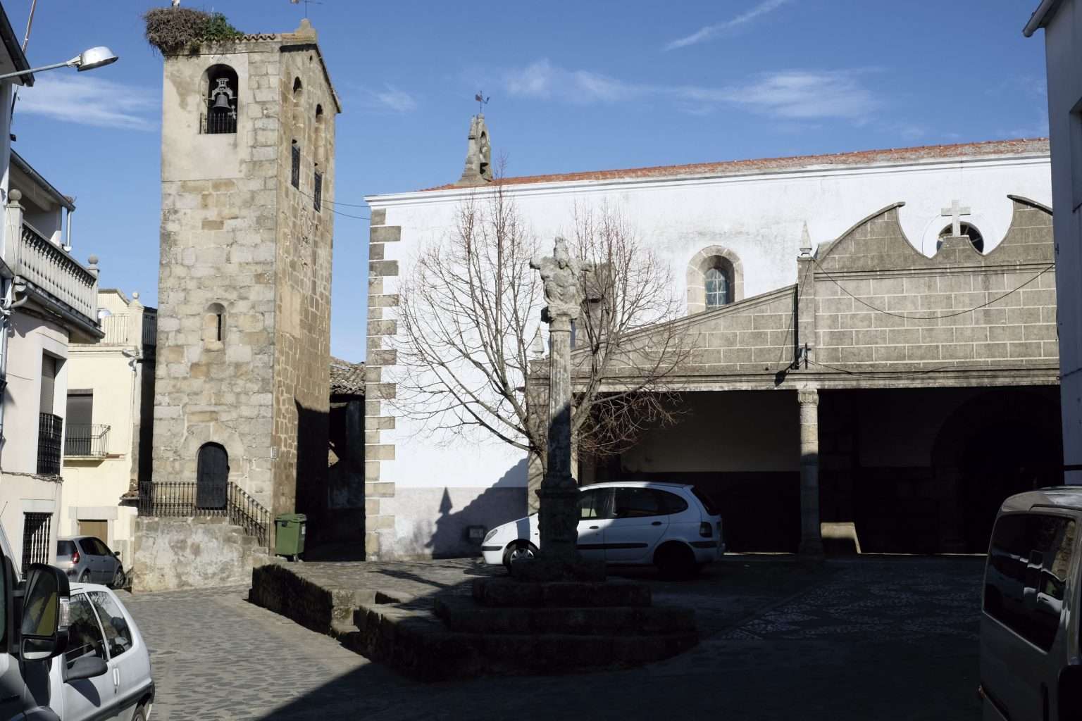 LOS CRUCEROS DE LA NAVA Y SANTA MARINA DE AHIGAL