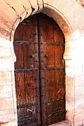 EL MISTERIO DE LA PUERTA MÁS ANTIGUA DE MADRID