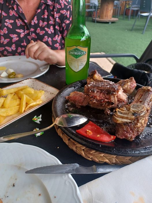 LES HISTORIES DE FIDALGO-UN CHULETÓN CON CORONA DE TRIUNFO (DE LLOREU).