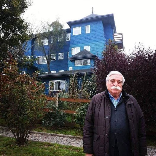 CASA KALFÚ, LA CASA AZUL EN LENGUA MAPUCHE, HOY HOTEL KALFÚ EN PUERTO VARAS.