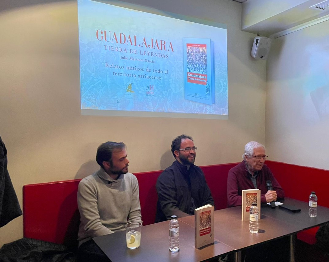 EL AUTOR JULIO MARTÍNEZ RECOGE LAS LEYENDAS DE GUADALAJARA Y LA PROVINCIA CON SU NUEVO LIBRO ‘TIERRA DE LEYENDAS’