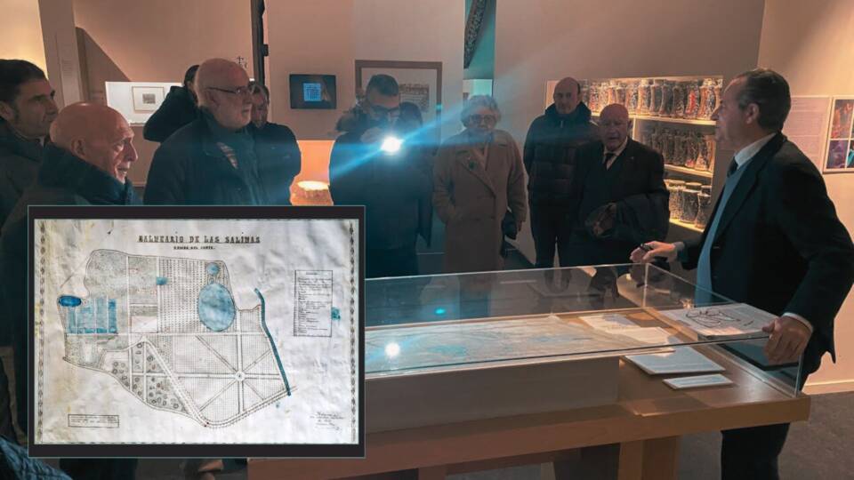 EL MUSEO DE LAS FERIAS  DE MEDINA EXPONE UN PLANO DEL BALNEARIO CON LA ERMITA DE NUESTRA SEÑORA DE LAS SALINAS