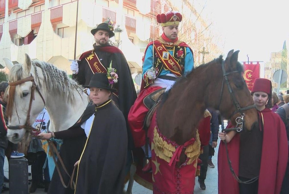 LOS MOROS Y CRISTIANOS DEL SANTO NIÑO DE VALERA DE ABAJO (CUENCA) RECORRIERON LAS CALLES DE LEGANÉS