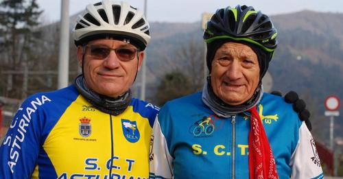 EL GRAN PELOTÓN MINERO QUE EMPEZÓ A PEDALEAR PARA IR A COMPRAR EL PAN A BUSDONGO