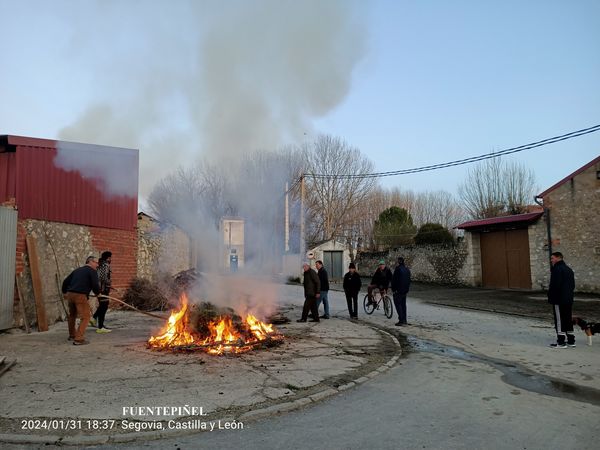 SALUDO FUENTEPIÑELANO 3798- SANTA BRÍGIDA