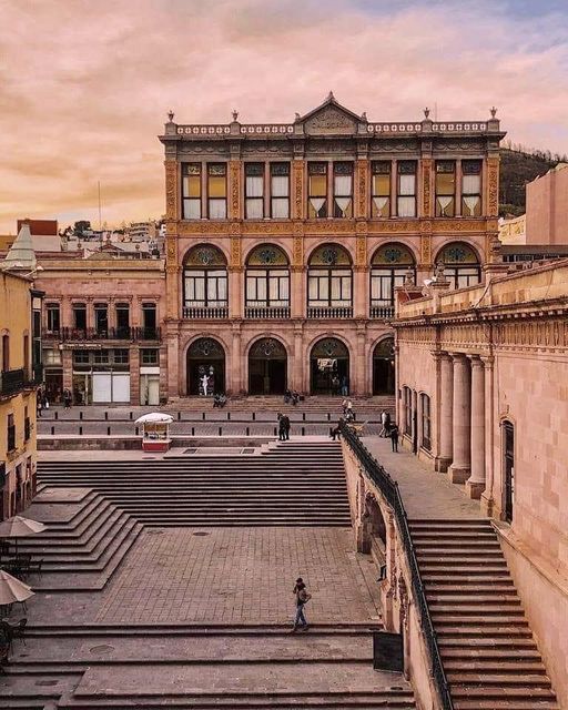 EL TEATRO CALDERÓN. ZACATECAS