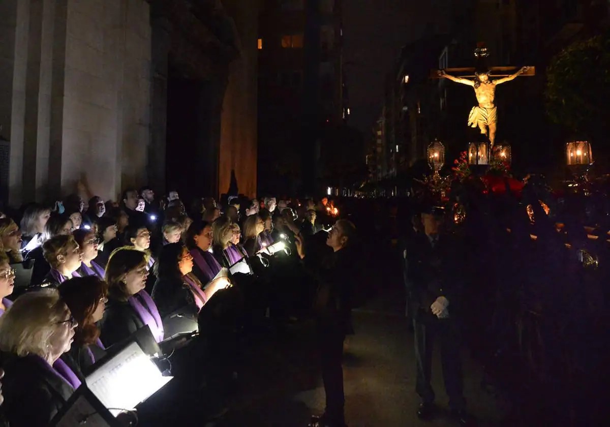 SEMANA SANTA MURCIA EL SILENCIO DEL REFUGIO INUNDA LA TRISTE NOCHE