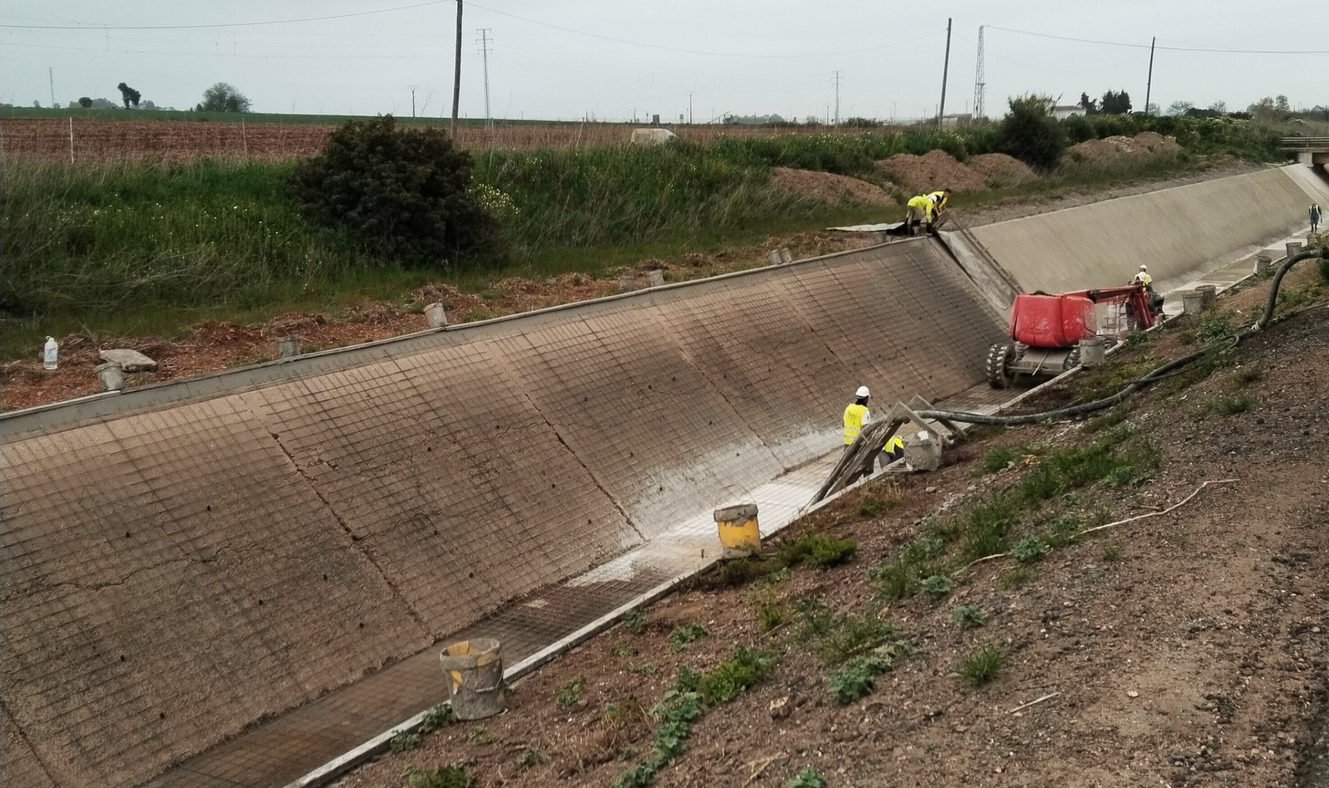 OBRAS EN EL CANAL DE MONTIJO