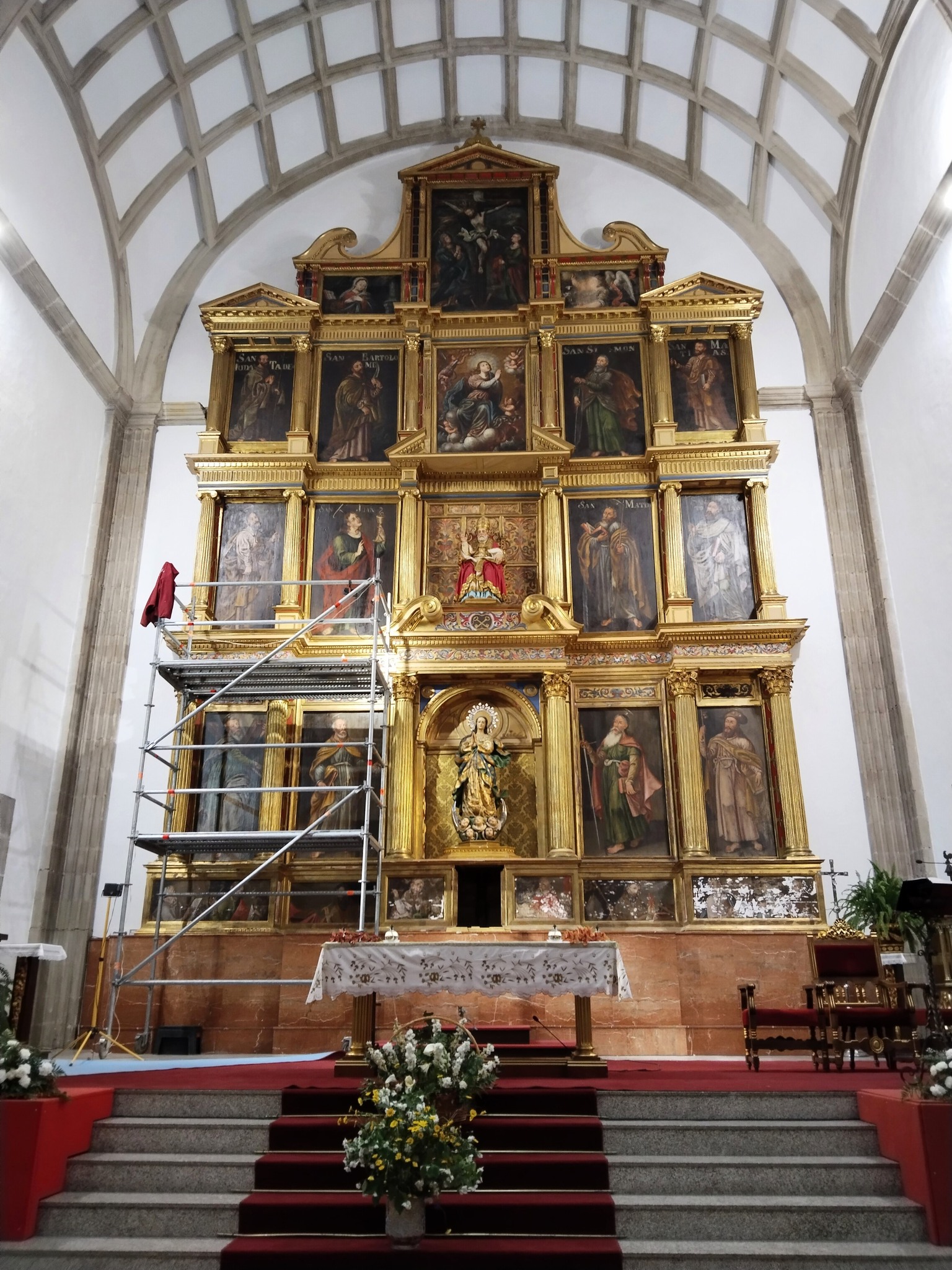 ÚLTIMA FASE DE LA RESTAURACIÓN DEL RETABLO MAYOR DE LA IGLESIA DE SAN PEDRO APÓSTOL, SIGLO XVII.