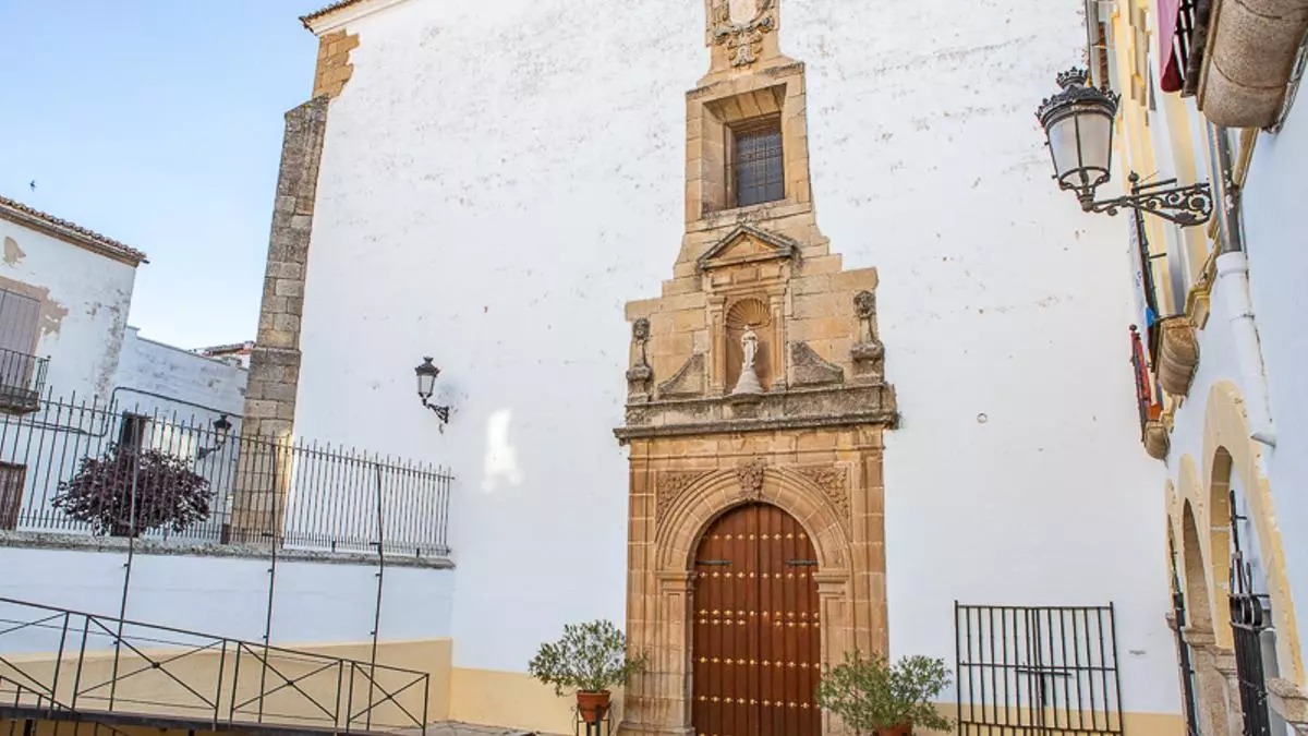 IGLESIA DE SANTO DOMINGO DE CÁCERES