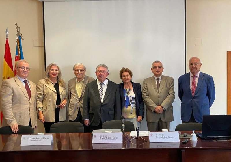 CLASE MAGISTRAL DEL DOCTOR GINER MARCO EN LA REAL ACADEMIA DE CULTURA VALENCIANA