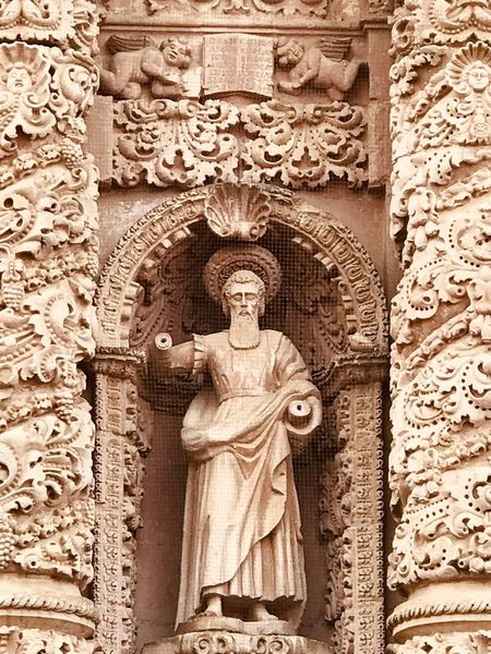 SAN PABLO, ESCULTURAS PÉTREAS EN LAS CATEDRALES DE DOS CIUDADES HERMANAS:  ZACATECAS (MÉXICO) Y SIENA (ITALIA).