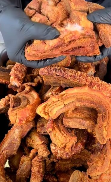 CHICHARRONES… UNA PALABRA Y MUCHOS SIGNIFICADOS.