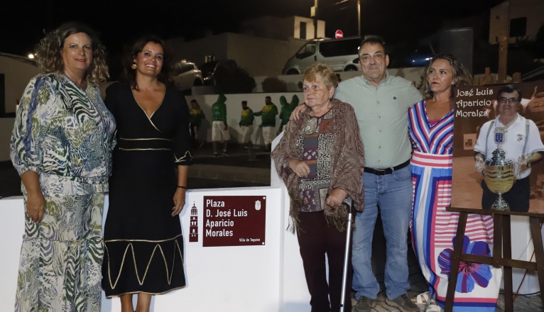 TEGUISE INAUGURA LA PLAZA EN TAO EN HONOR A JOSÉ LUIS APARICIO MORALES