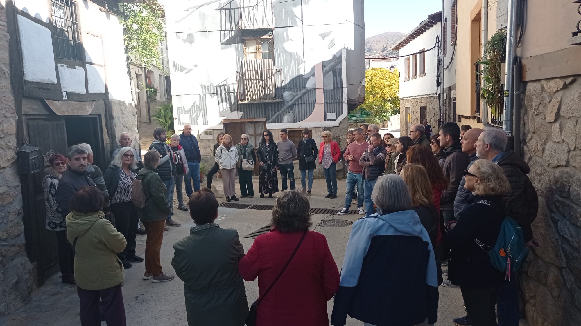 VISITA GUIADA POR TORNAVACAS CÁCERES) CON MOTIVO DE LA CELEBRACIÓN DEL MERCADO IMPERIAL