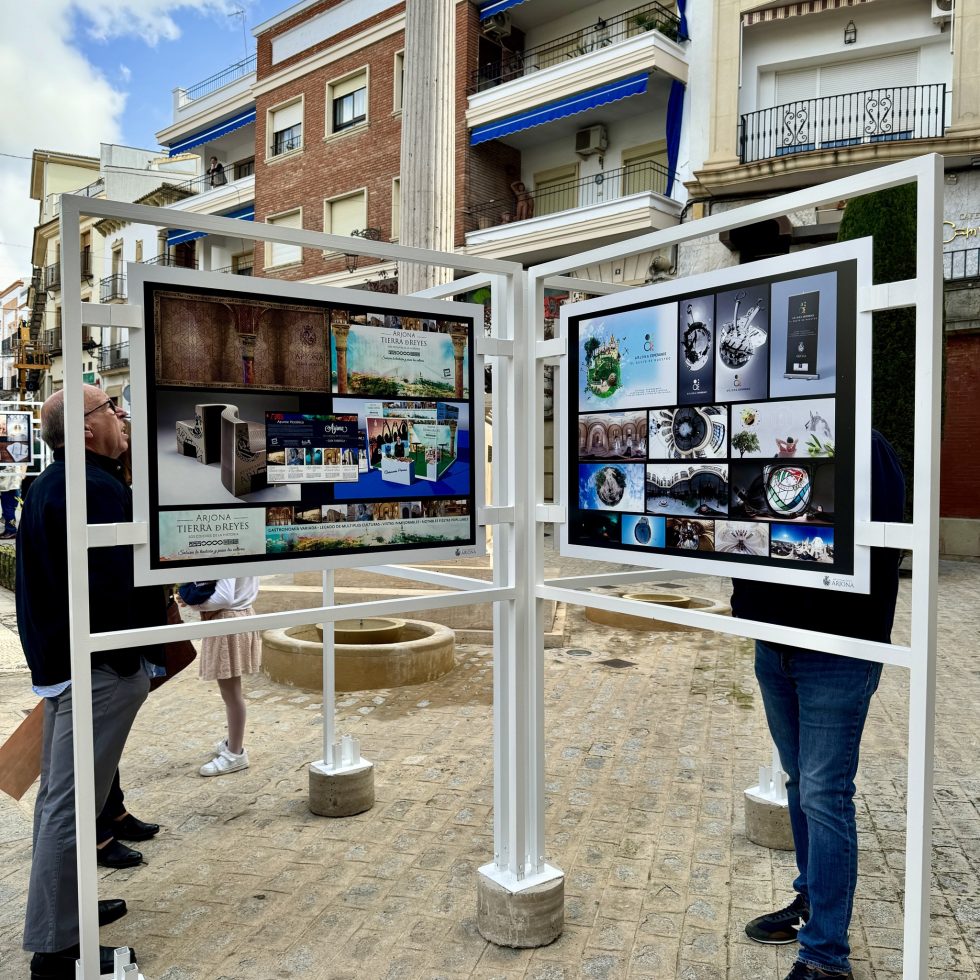 UNA EXPOSICIÓN MUESTRA LOS «15 AÑOS DISEÑANDO ARJONA» DE SANTIAGO JAÉN