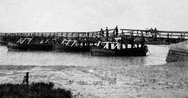 EFEMÉRIDES: CABILDO EXTRAORDINARIO POR LA PRÓRROGA Y CONCESIÓN AL ESTADO DEL PUENTE DE BARCAS SOBRE EL ZURRAQUE