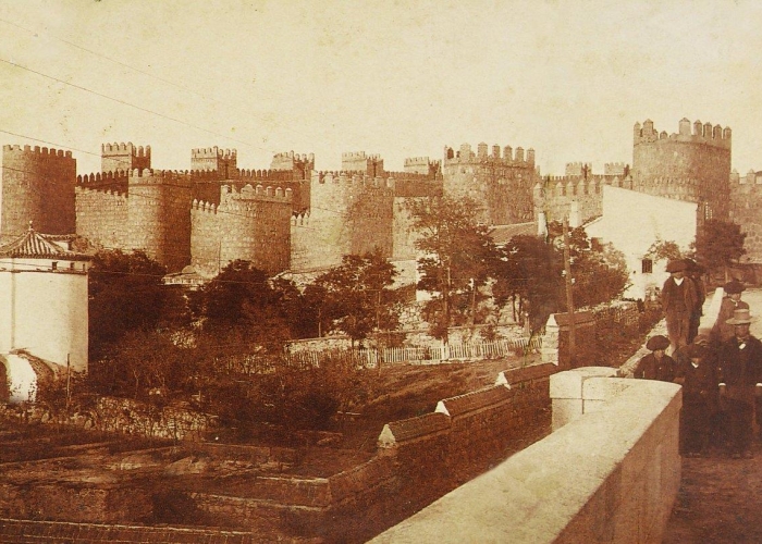 ÁVILA DESDE EL MIRADOR DE LOS CUATRO POSTES (III). RECORRIDO POR LA HISTORIA DE LA FOTOGRAFÍA ABULENSE PLASMADA DESDE SU PRINCIPAL ATALAYA Y ENTORNO