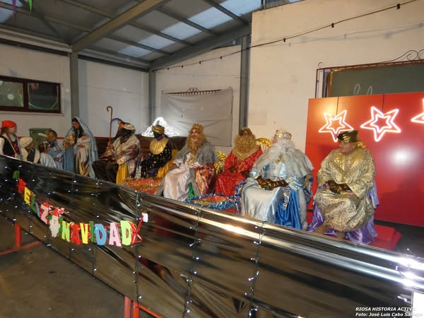 RECEPCIÓN DE LOS REYES MAGOS DE ORIENTE PARA LOS NIÑ@S DE RIOSA.